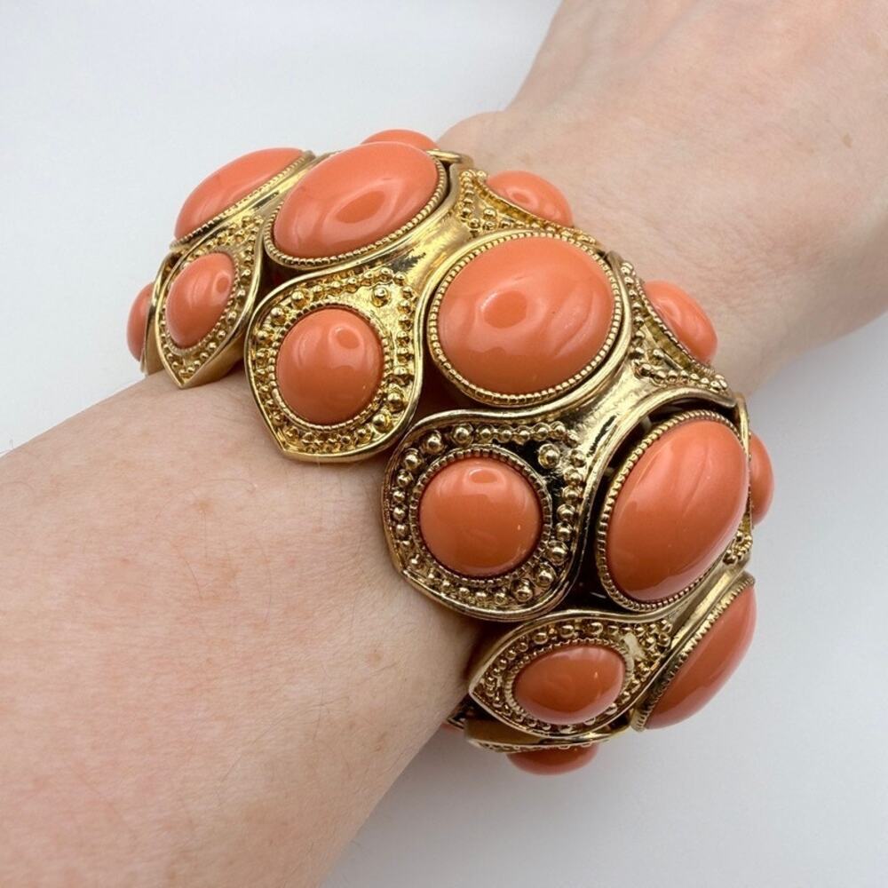 Banana Republic Faux Coral Cabochon Chunky Stretch Bracelet Statement 7 1/4"